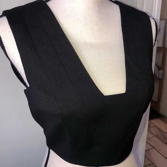 BCBGMAXAZRIA | Structured Black Crop Top - Picture 2 of 5